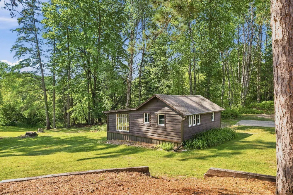 23581 210th Avenue Burdell Township, MI 49688