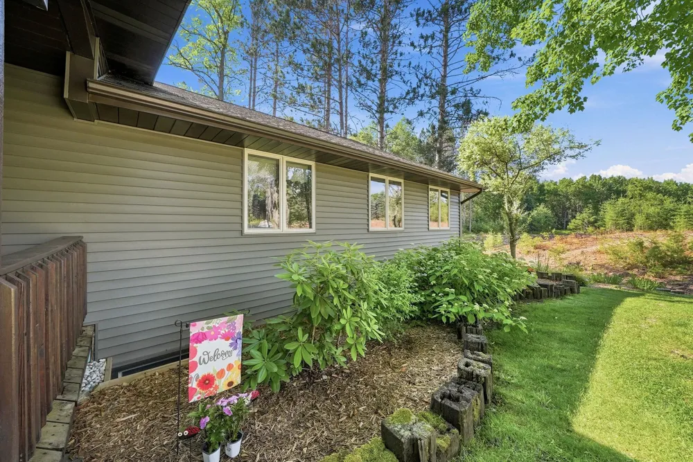 23581 210th Avenue Burdell Township, MI 49688