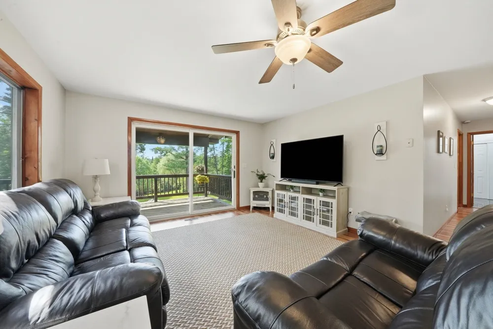 23581 210th Avenue Burdell Township, MI 49688