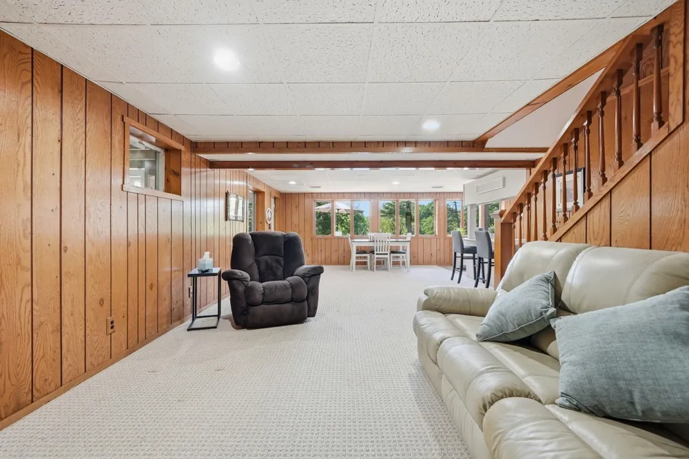 23581 210th Avenue Burdell Township, MI 49688
