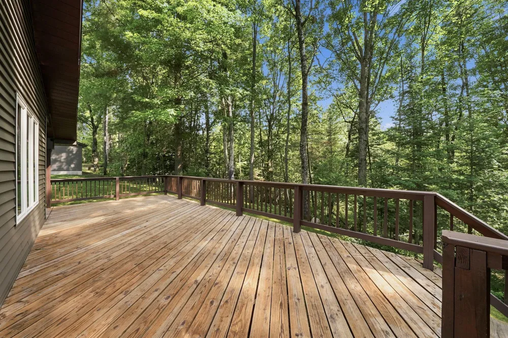 23581 210th Avenue Burdell Township, MI 49688