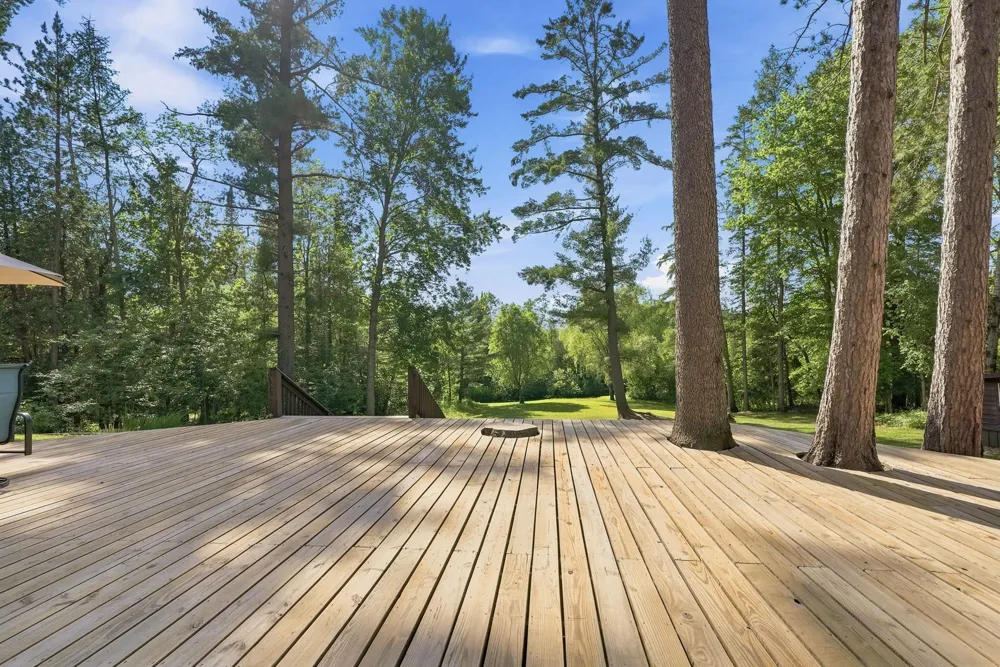 23581 210th Avenue Burdell Township, MI 49688