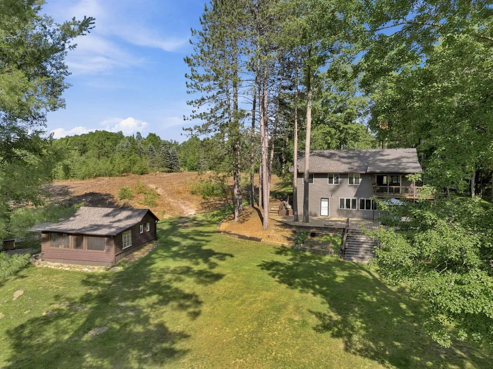 23581 210th Avenue Burdell Township, MI 49688