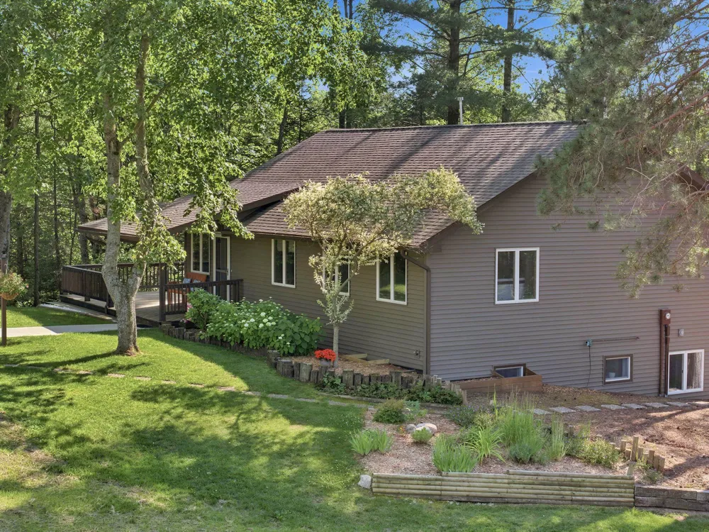 23581 210th Avenue Burdell Township, MI 49688