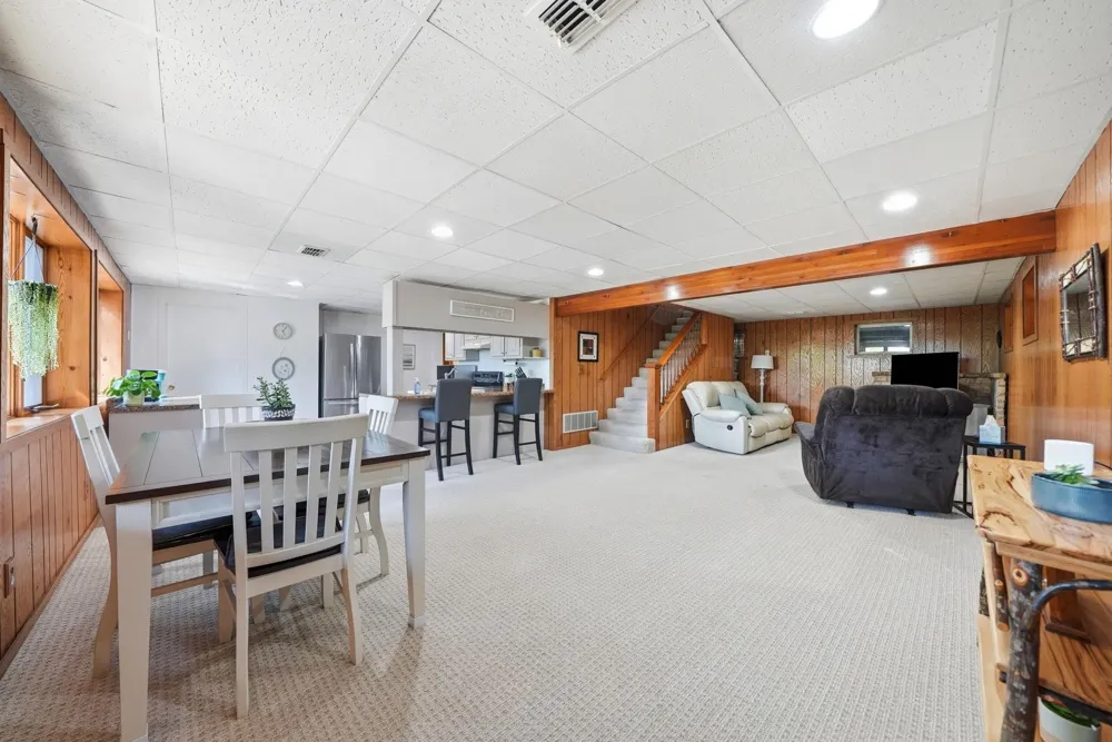 23581 210th Avenue Burdell Township, MI 49688