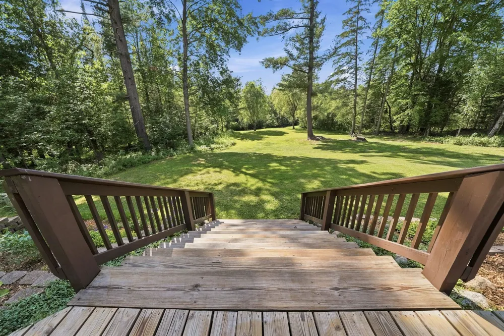 23581 210th Avenue Burdell Township, MI 49688