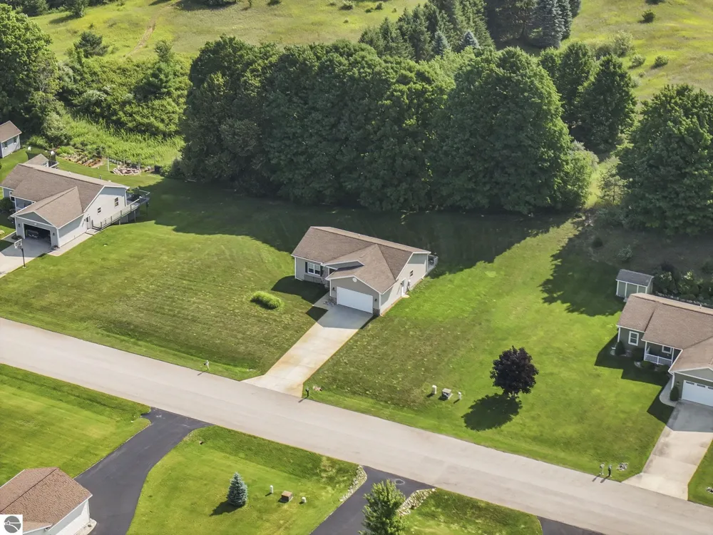 4592 Fairway Drive Long Lake Township, MI 49685