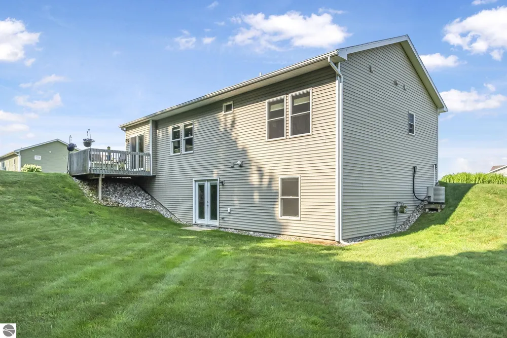 4592 Fairway Drive Long Lake Township, MI 49685