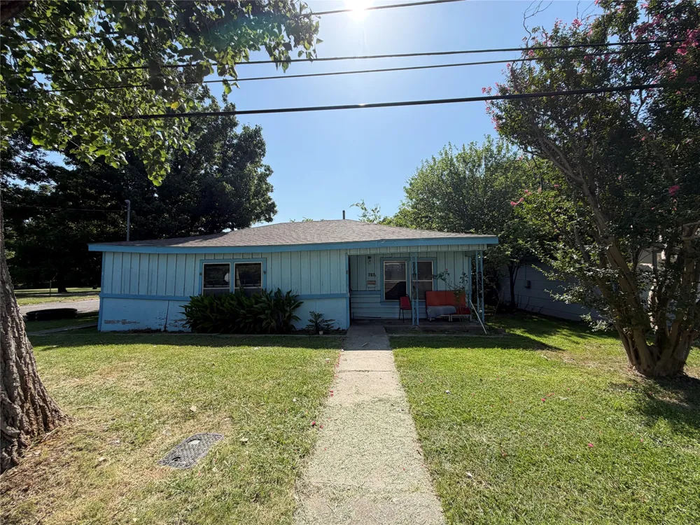 616 White Street Whitesboro, TX 76273