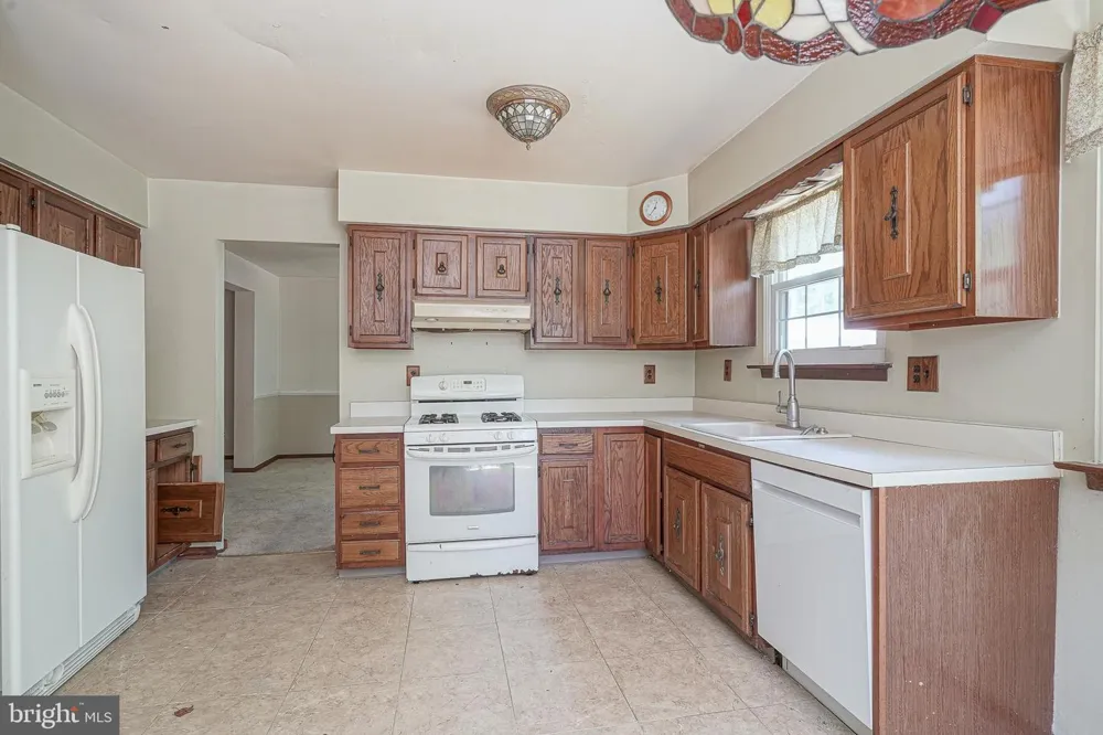14 FLETCHER BOULEVARD Sicklerville, NJ 08081