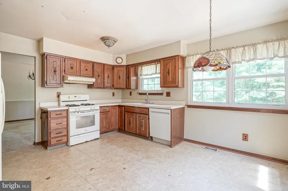 14 FLETCHER BOULEVARD Sicklerville, NJ 08081