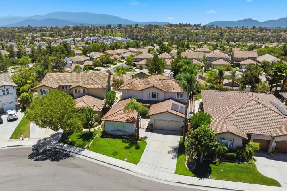 41645 Cypress Point Way Temecula, CA 92591