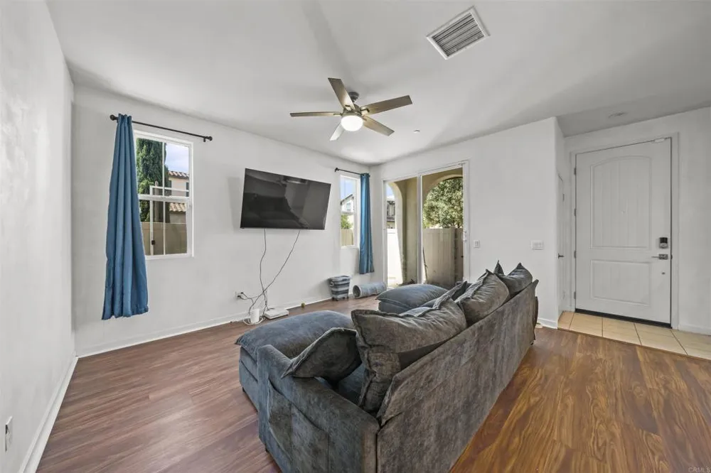 45477 Calle Cirros Temecula, CA 92592