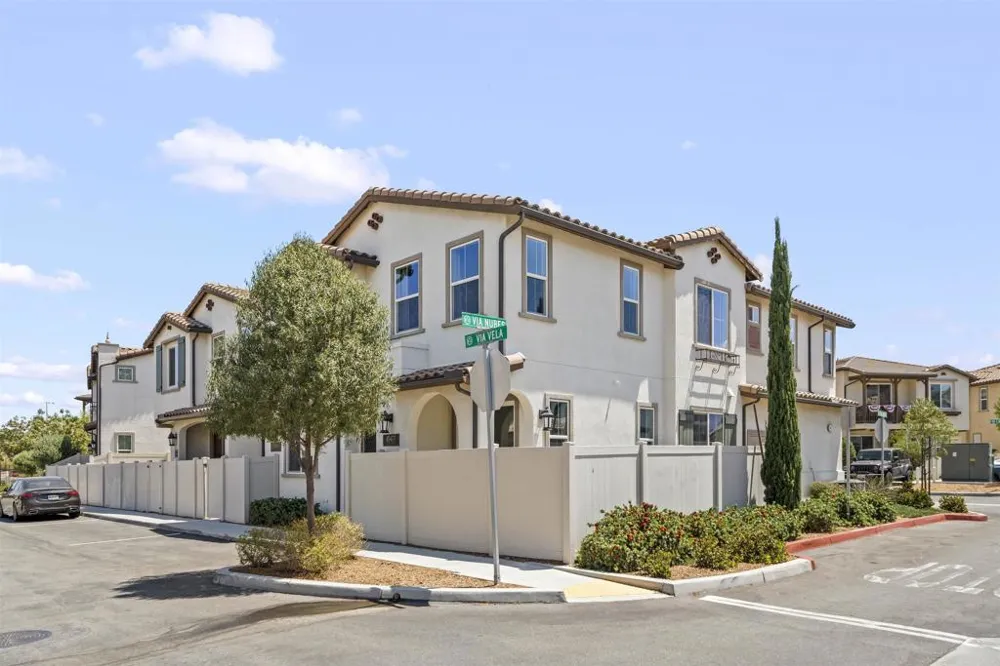 45477 Calle Cirros Temecula, CA 92592