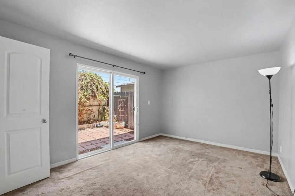 930 Peach Avenue #11 El Cajon, CA 92021