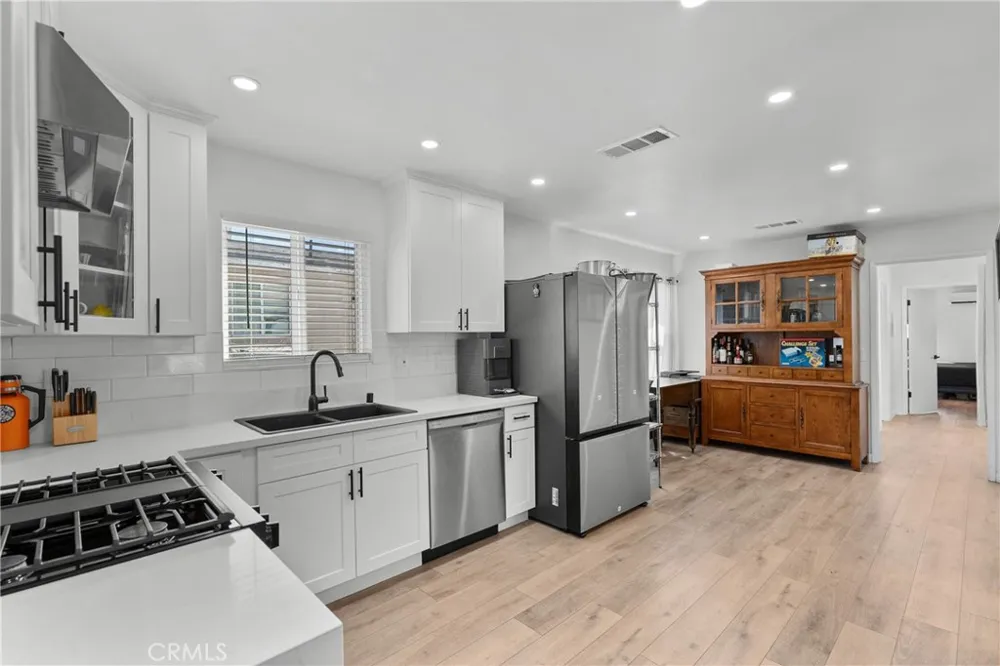 13832 Filmore Street Pacoima, CA 91331
