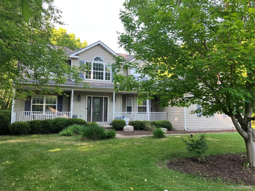 1815 Twin Lakes Boulevard Oxford Charter Township, MI 48371