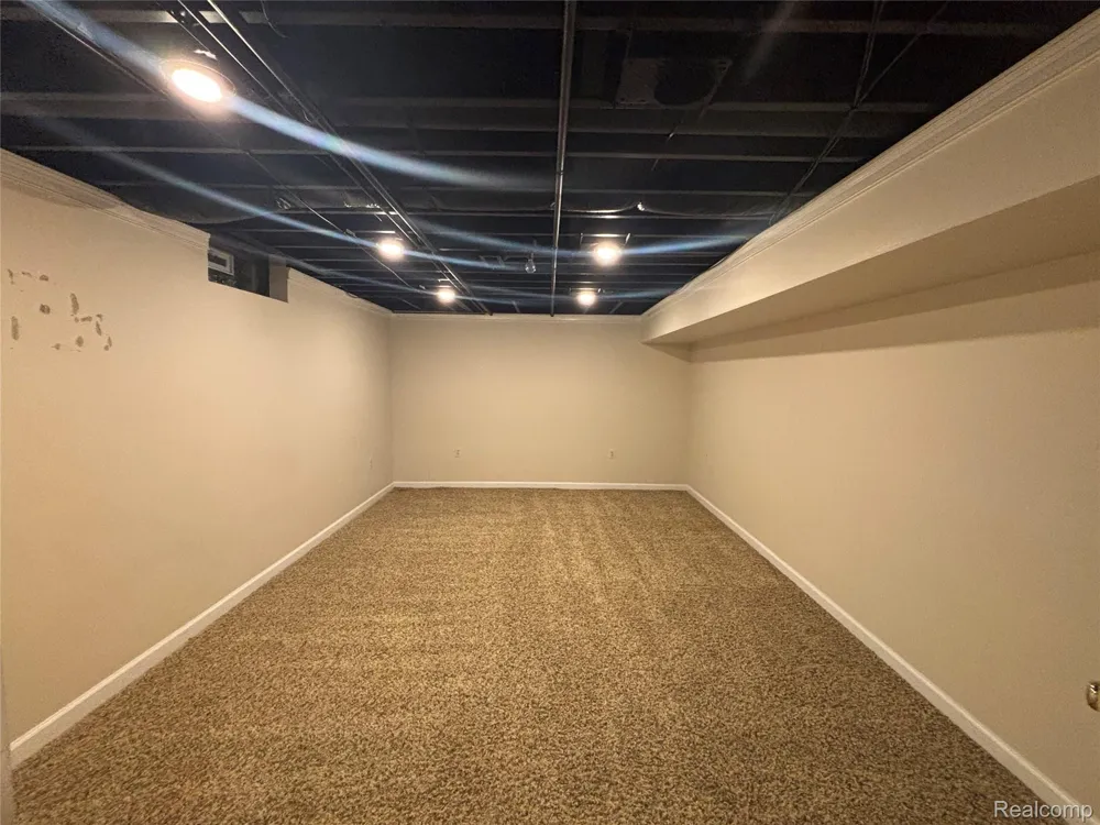 1815 Twin Lakes Boulevard Oxford Charter Township, MI 48371