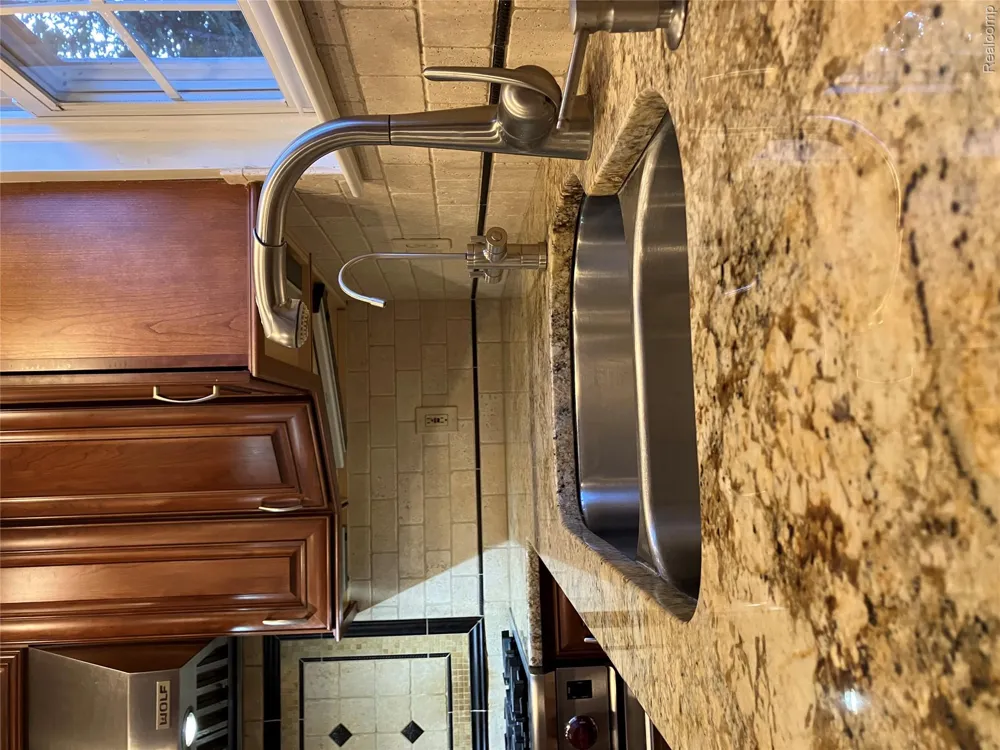 1815 Twin Lakes Boulevard Oxford Charter Township, MI 48371