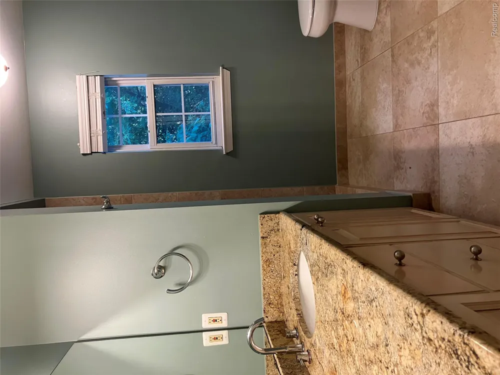 1815 Twin Lakes Boulevard Oxford Charter Township, MI 48371
