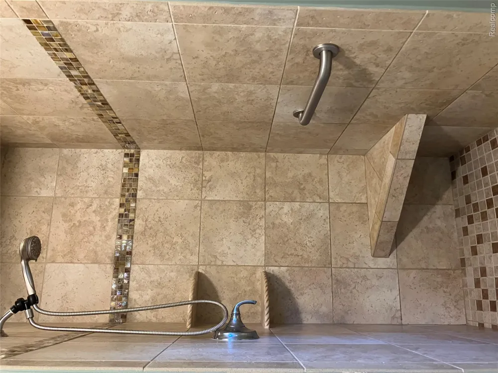 1815 Twin Lakes Boulevard Oxford Charter Township, MI 48371