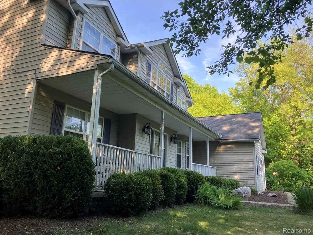 1815 Twin Lakes Boulevard Oxford Charter Township, MI 48371