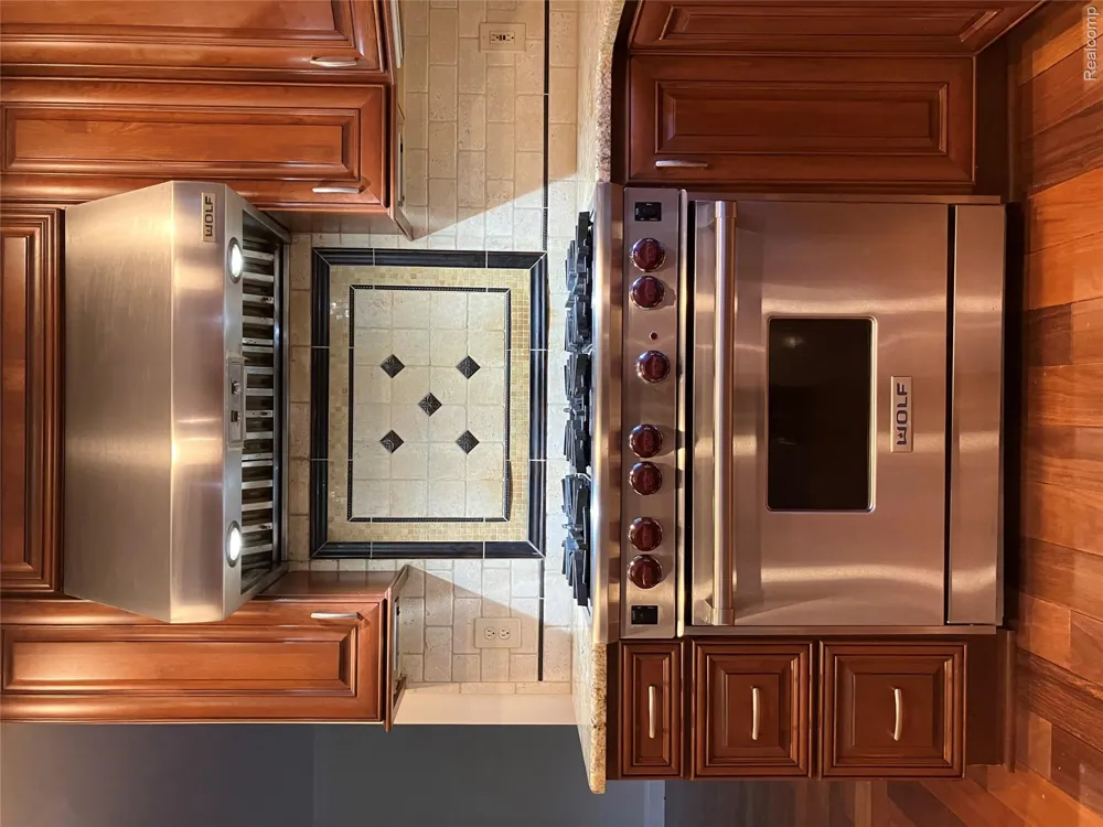 1815 Twin Lakes Boulevard Oxford Charter Township, MI 48371