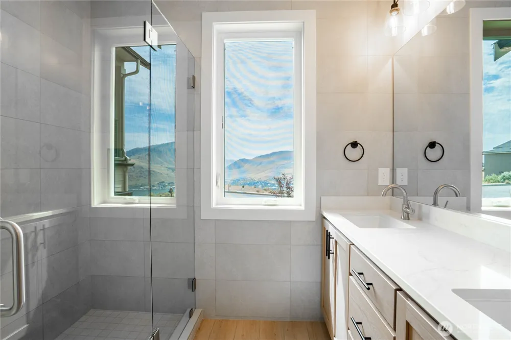 926 Long Drive Chelan, WA 98816