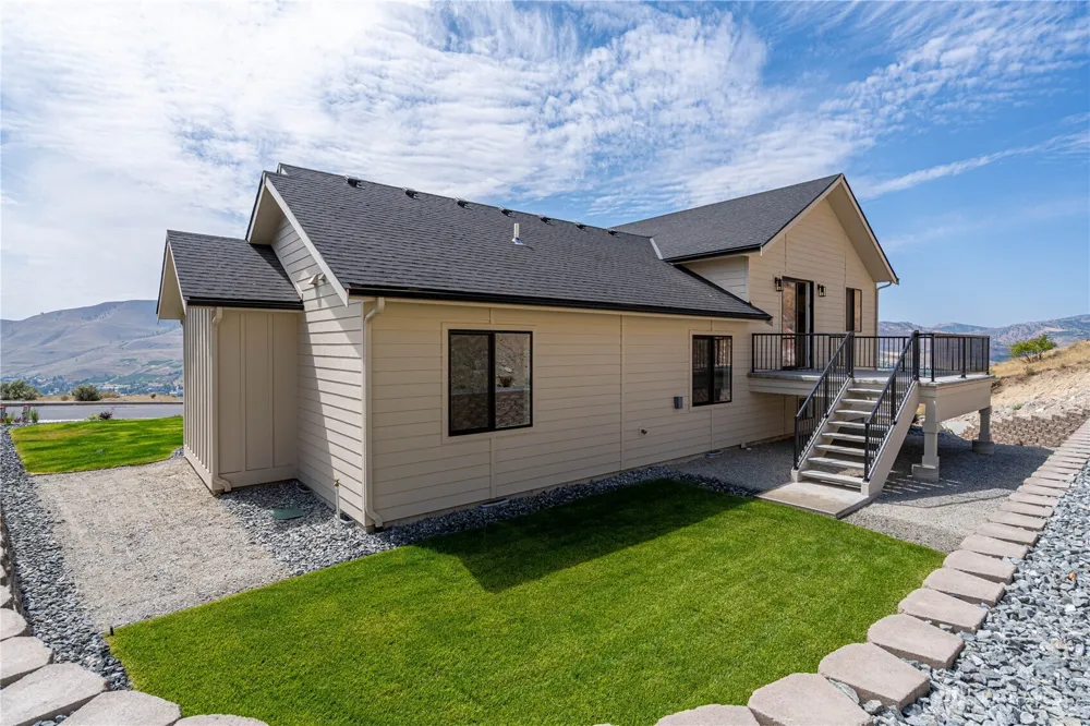926 Long Drive Chelan, WA 98816