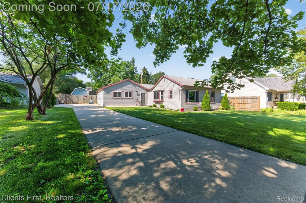 36852 Chase Street Romulus City, MI 48174