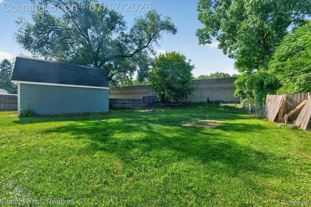36852 Chase Street Romulus City, MI 48174
