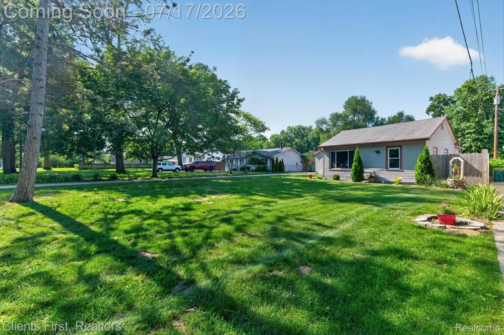 36852 Chase Street Romulus City, MI 48174