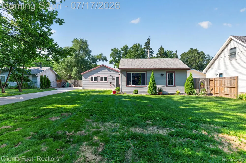 36852 Chase Street Romulus City, MI 48174