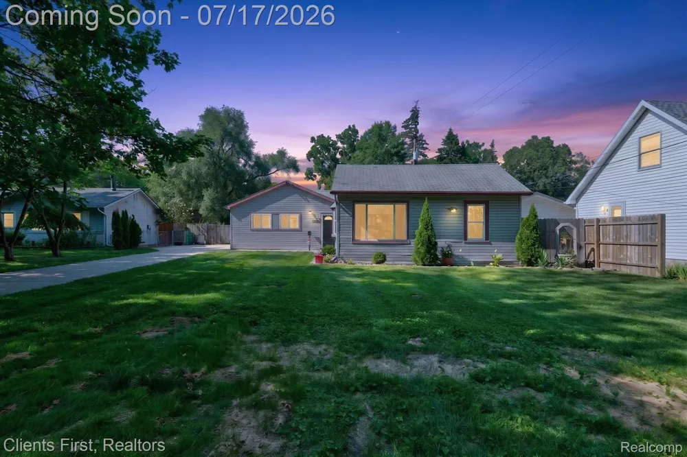 36852 Chase Street Romulus City, MI 48174