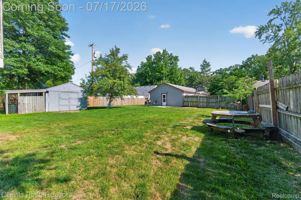 36852 Chase Street Romulus City, MI 48174
