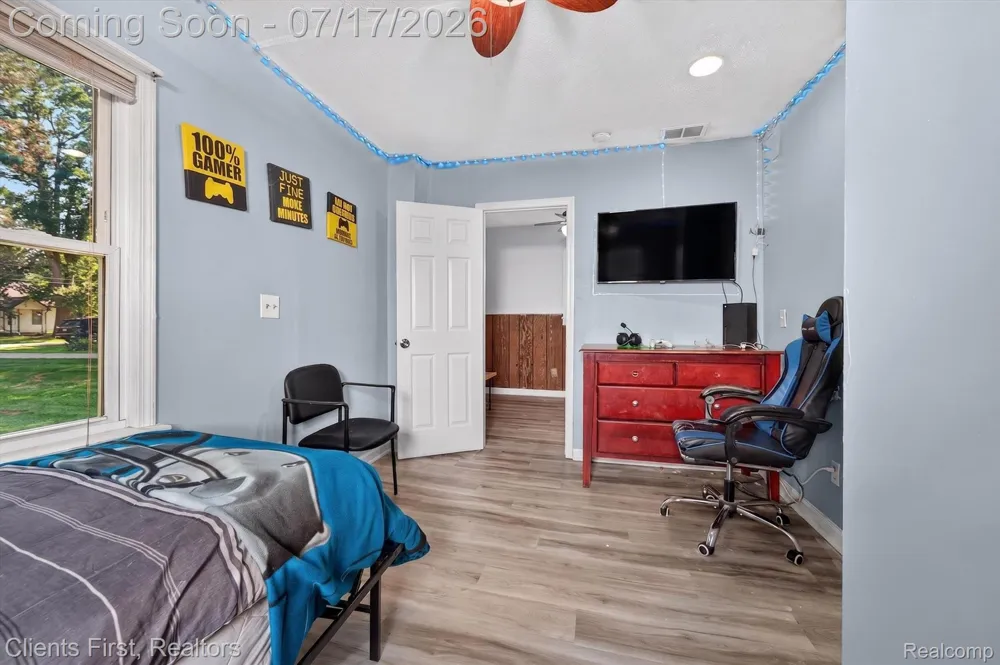 36852 Chase Street Romulus City, MI 48174