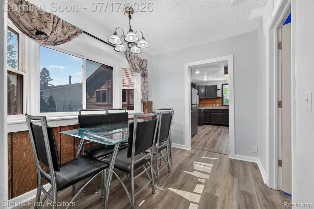36852 Chase Street Romulus City, MI 48174