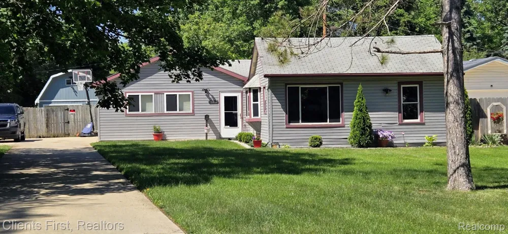 36852 Chase Street Romulus City, MI 48174