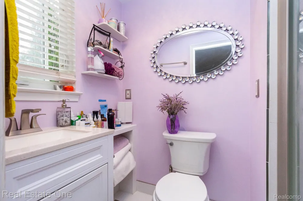6011 Walker Drive Troy City, MI 48085