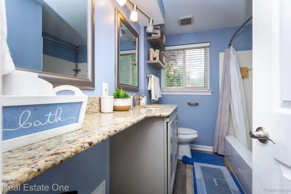 6011 Walker Drive Troy City, MI 48085