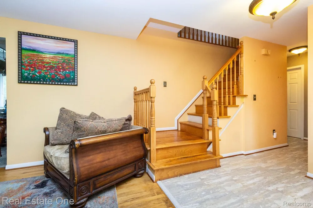 6011 Walker Drive Troy City, MI 48085