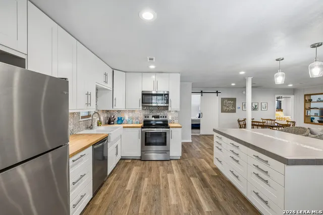 2632 WILLIAMS LAKESHORE Kingsland, TX 78639