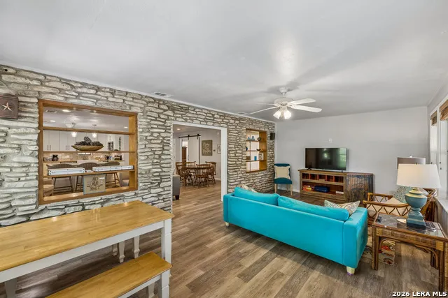 2632 WILLIAMS LAKESHORE Kingsland, TX 78639