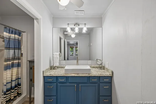 2632 WILLIAMS LAKESHORE Kingsland, TX 78639