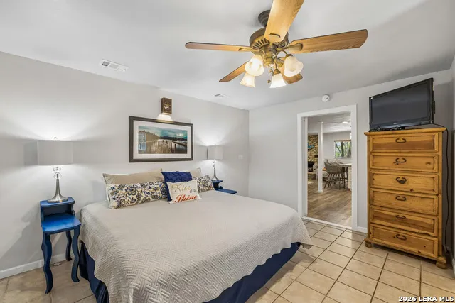 2632 WILLIAMS LAKESHORE Kingsland, TX 78639