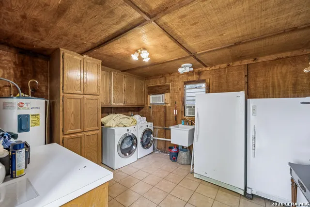 2632 WILLIAMS LAKESHORE Kingsland, TX 78639