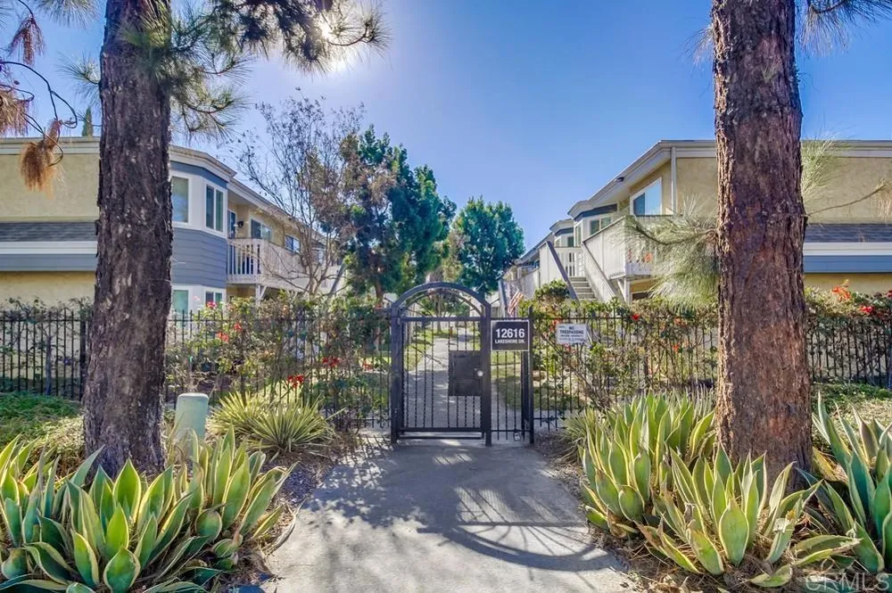 12616 Lakeshore Drive #1 Lakeside, CA 92040