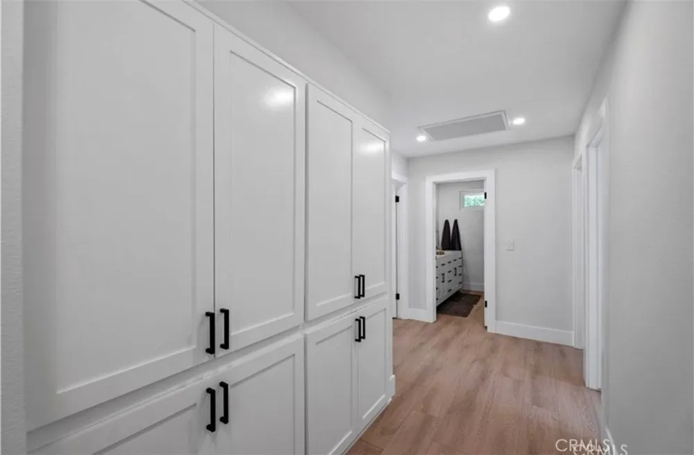 4240 Kingfisher Road Calabasas, CA 91302