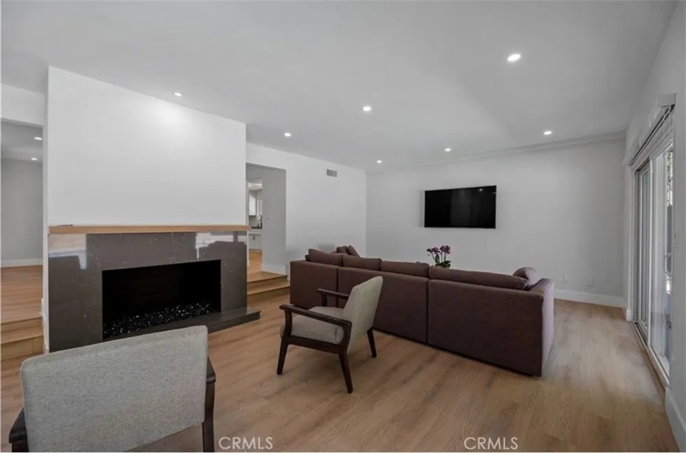 4240 Kingfisher Road Calabasas, CA 91302