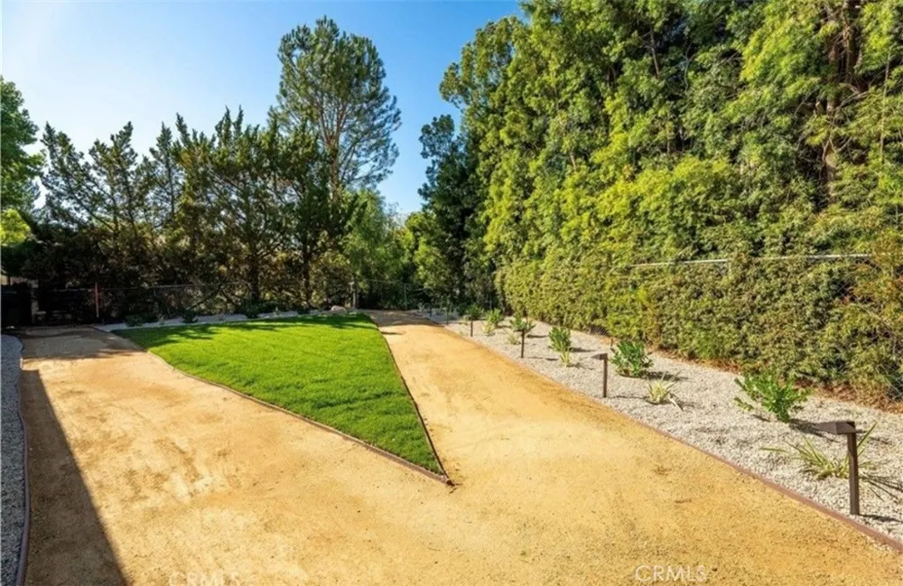 4240 Kingfisher Road Calabasas, CA 91302